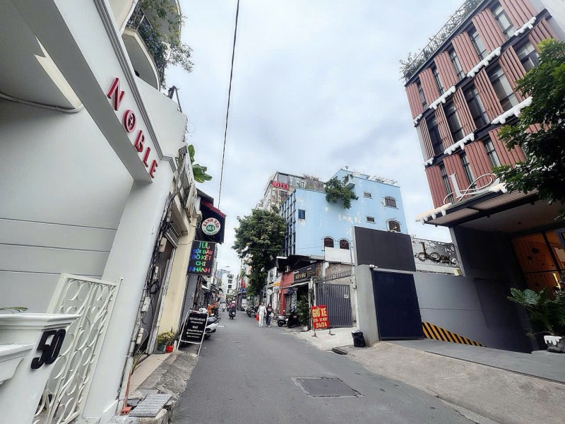 BÁN QUỸ ĐẤT KHAN HIẾM MẶT TIỀN KD Đ.ĐINH CÔNG TRÁNG, QUÂN 1 - DT SIÊU LỚN 148M2 NGANG 5,4M*30M FULL