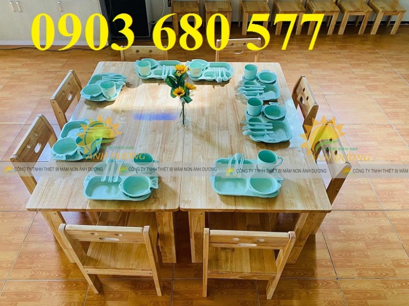 Bàn ghế gỗ trẻ em cho trường lớp mầm non, mẫu giáo