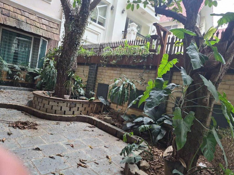 Bán Biệt thự Vườn Gia Quất- Vỉa hè- xe tải tránh nhau- Dân xây-210m mặt tiên rộng-34 tỷ(TL)