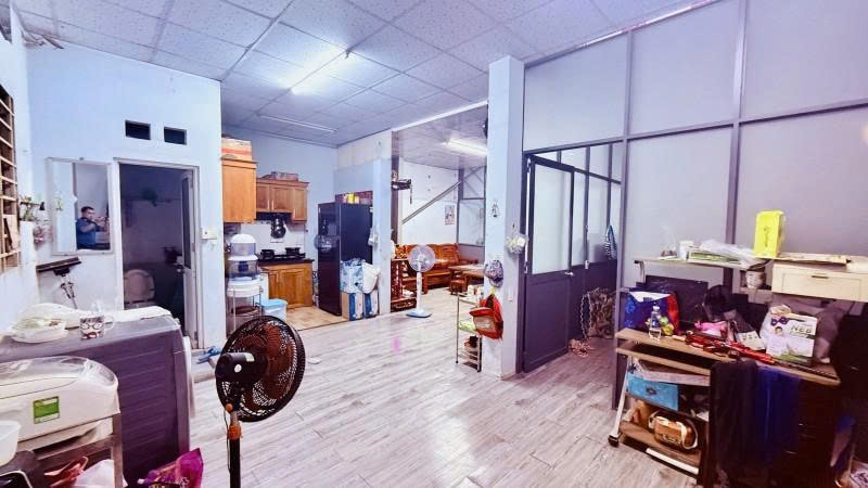 Bán nhà Mặt tiền Tô Ký - gần Chợ Bắp, đoạn đẹp, 8x27m, Cấp 4, HĐT 40 triệu, 16,5 tỷ.