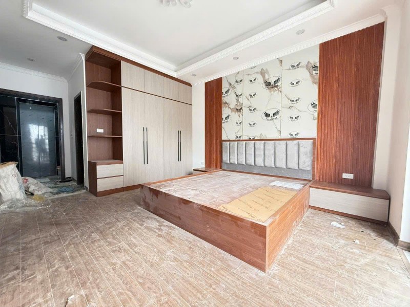 Bán nhà Cổ Linh 46m 6 tầng MT5.1m thang máy phân lô lô góc ô tô tránh hơn 15 tỷ