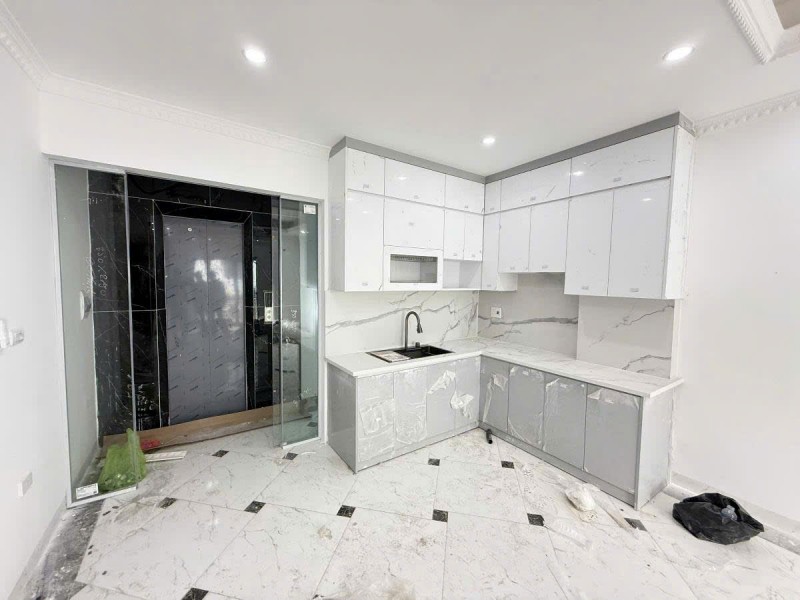 Bán nhà Cổ Linh 46m 6 tầng MT5.1m thang máy phân lô lô góc ô tô tránh hơn 15 tỷ