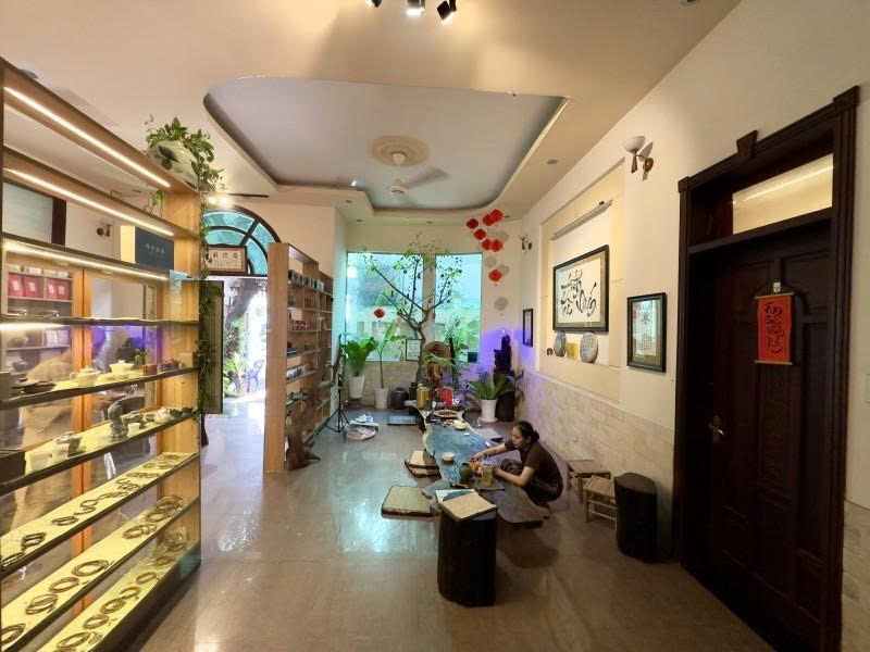 Bán nhà Biệt Thự Nguyễn Súy -  gần Chợ Tân Hương, 250m2, 14x21,5m, 3 Tầng, 23,5 tỷ.