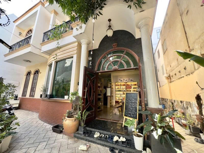 Bán nhà Biệt Thự Nguyễn Súy -  gần Chợ Tân Hương, 250m2, 14x21,5m, 3 Tầng, 23,5 tỷ.