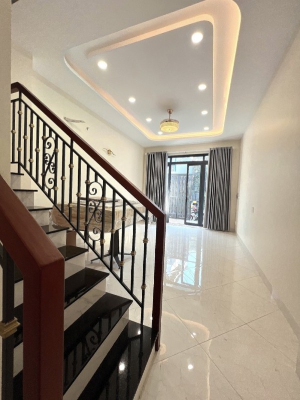 Bán nhà 4 tầng đường số 10 Linh Xuân, Thủ Đức, TP HCM. DT 68m2, 4PN, SH, 6.65  tỷ - 0933125879