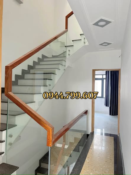 B.Á.N N.H.À - TT NHÀ BÈ - XE HƠI NGỦ TRONG NHÀ