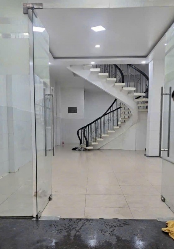 Cho thuê mặt bằng Đào Duy Anh, P.9, 5x15m, LDR, 15tr, TL