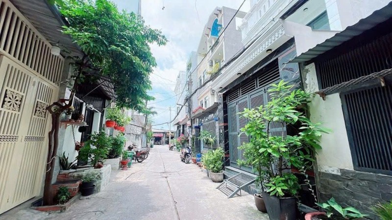 Hẻm 1/ - Đường 6M - Nhà Đẹp - 6 TỶ NHỈNH - BÌNH TÂN - Gần Chợ,Trường Học - Giáp Tân Phú - 72M2(8×9)