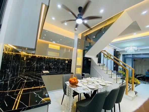 C.H.Ủ THIỆN CHÍ B.Á.N Nhỉnh 6 TỶ - NHÀ 4 TẦNG - LÔ NHÌ MẶT TIỀN HẺM XE HƠI - CÁCH HUỲNH TẤN PHÁT