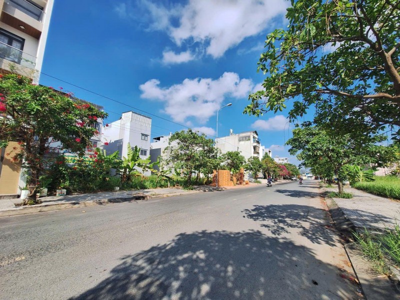 NỀN ĐẤT ĐƯỜNG 16M, CẠNH LÊ VĂN LƯƠNG, 5X19M, 7.2 TỶ, SỔ RIÊNG, XÂY TỰ DO