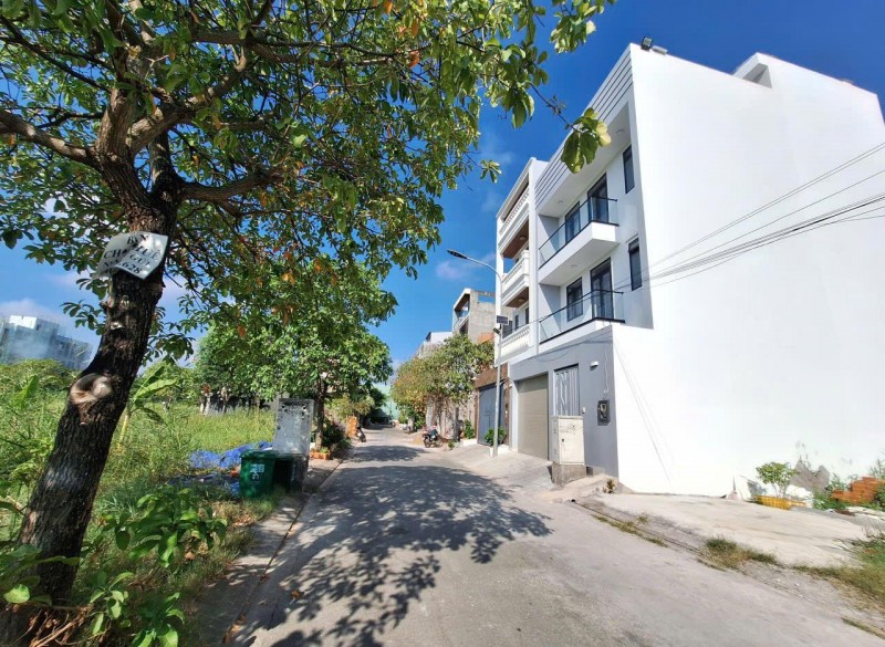 NỀN ĐẤT ĐƯỜNG 16M, CẠNH LÊ VĂN LƯƠNG, 5X19M, 7.2 TỶ, SỔ RIÊNG, XÂY TỰ DO