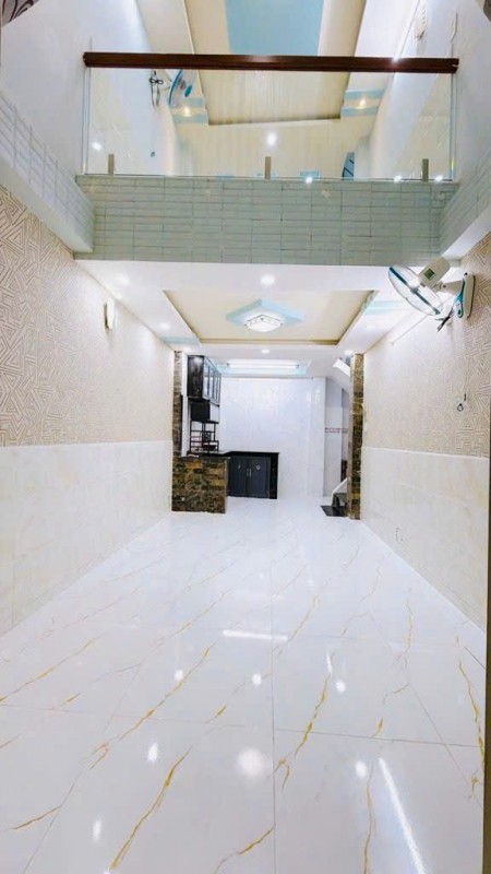 Bán nhà sát mặt tiền q4 đúc 5 tấm 
có 4 đ đói diện q1