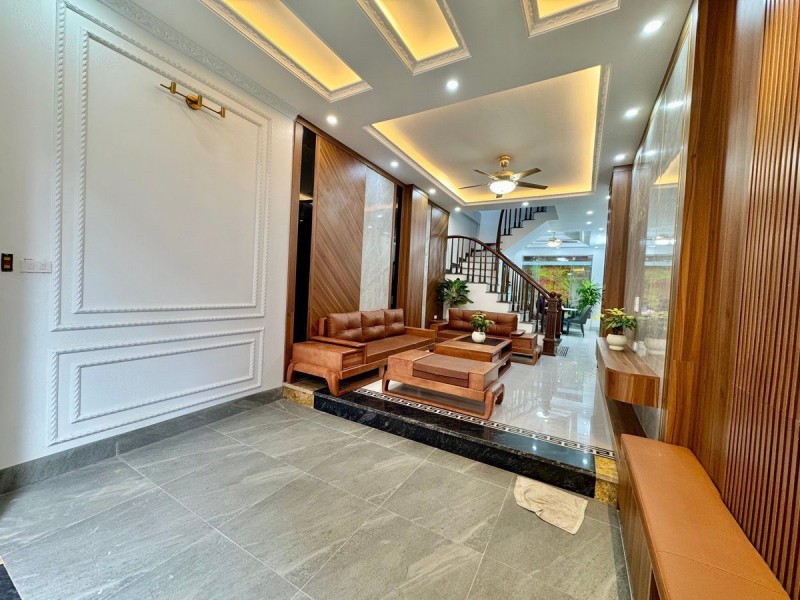 NHÀ DÂN XÂY 51M2 5T DÂN XÂY, NGÕ THÔNG PHỐ NGUYỄN VĂN CỪ. 5PN - 13.X TỶ