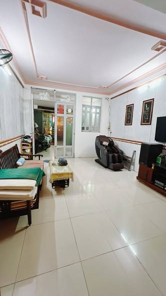 C.H.Ủ B.Á.N G.Ấ.P NHÀ DIỆN TÍCH KHỦNG 90M2 THÍCH HỢP ĐẦU TƯ XÂY CHDV -NGANG 4M DÀI 16,2M NỞ HẬU L