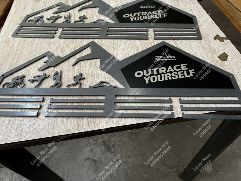 Cần tìm giá treo huy chương chuẩn đẹp, giá rẻ