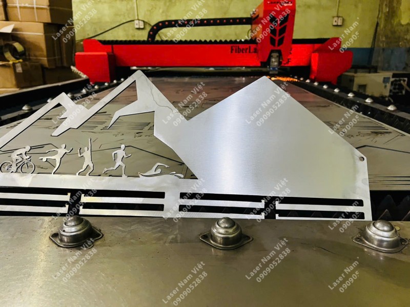 Cần tìm giá treo huy chương chuẩn đẹp, giá rẻ