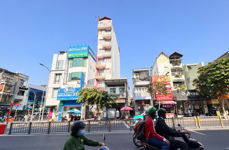 BÁN KHÁCH SẠN 10 TẦNG MẶT TIỀN ĐINH TIÊN HOÀNG, QUẬN 1- DT 155M2 SH NỞ HẬU VUÔNG ĐẸP- DÒNG TIỀN