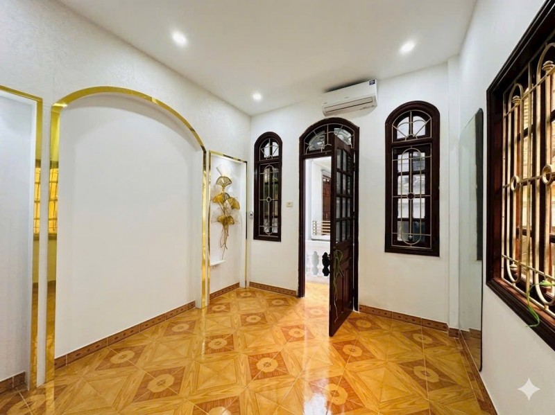 Bán nhà phố Phan Kế Bính, Ba Đình, ngõ thoáng rộng, gần phố, lô góc, 35m, 5 tầng, 9.2 tỷ