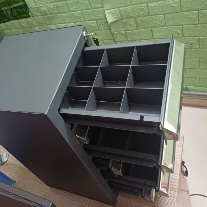 Tủ dụng cụ 6 ngăn KT : W250x350xH500mm Tủ dụng cụ 6 ngăn KT : W250x350xH500mm . Đây là loại tủ đựng 