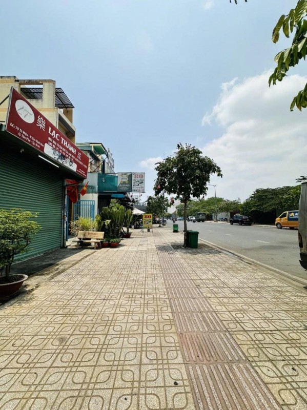 Bán nhà Mặt tiền Tô Hiệu - gần ngã tư Hòa Bình, 4x29m, 2 Tầng, 3 PN, chỉ 15,5 tỷ.