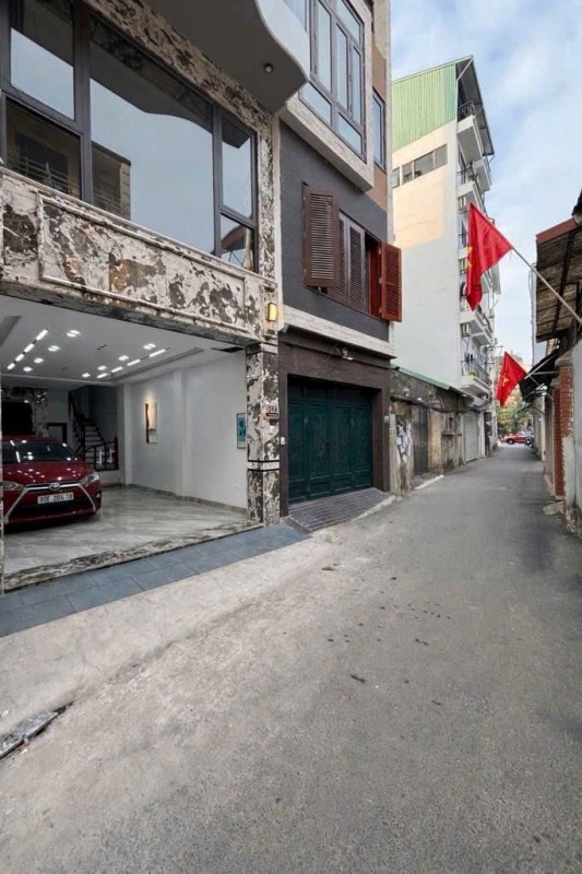 NHÀ 48M2, 8 TẦNG PHỐ NGUYỄN VĂN CỪ - GARA Ô TÔ - FULL NỘI THẤT - NHỈNH 19 TỶ