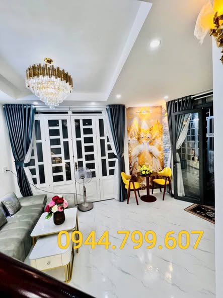 NHÀ 3 TẦNG - THÍCH HỢP CHO KHÁCH NHỎ TIỀN - CĂN GÓC 2MT - HTP -NHĨNH 2TỶ