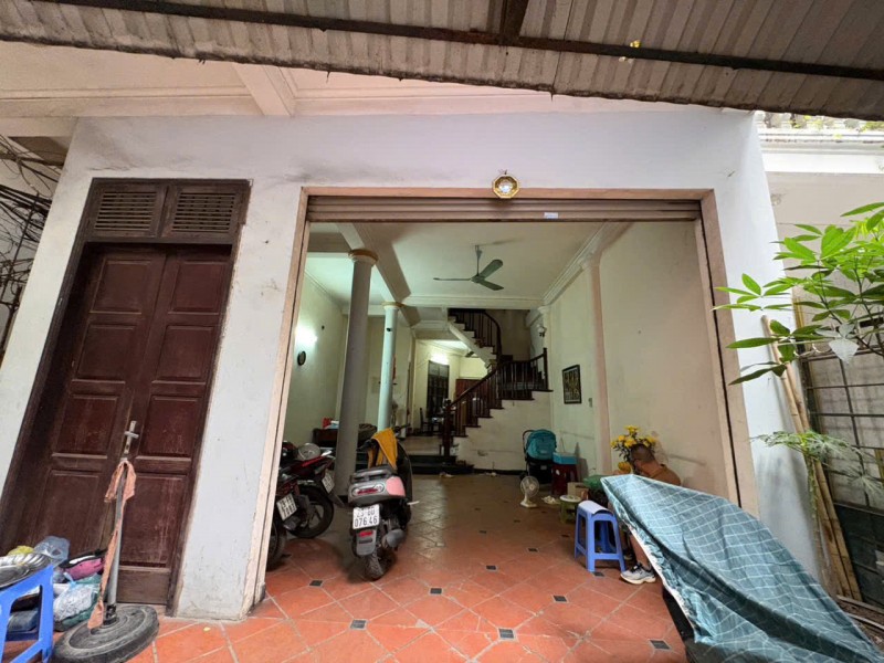 Cho thuê nhà: đ/c 145 ngõ Quan thổ 1, phường Ô chợ dừa, Hà Nội.