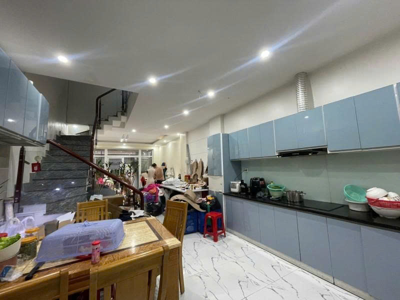 Bán nhà Hẻm 4m Trịnh Đình Thảo - gần Kênh Tân Hóa, 7x13m, 5 Tầng -9PN, chỉ 9,6 Tỷ.