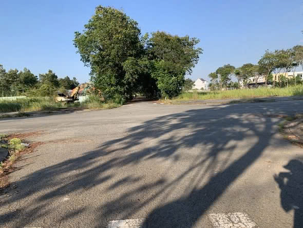 ĐẤT ĐẸP–GIÁ TỐT–BÁN GẤP LÔ ĐẤT BIỆT THỰ SONG LẬP, Đường Tam Đa, P.Trường Thạnh, Q.9–TP.HCM