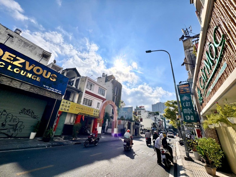 SIÊU PHẨM BÁN CĂN GÓC 2 MẶT TIỀN TRẦN ĐÌNH XU, QUẬN 1- DT 13M*15M VUÔNG ĐẸP- HDT ĐỀU 150TR/TH- KHAI