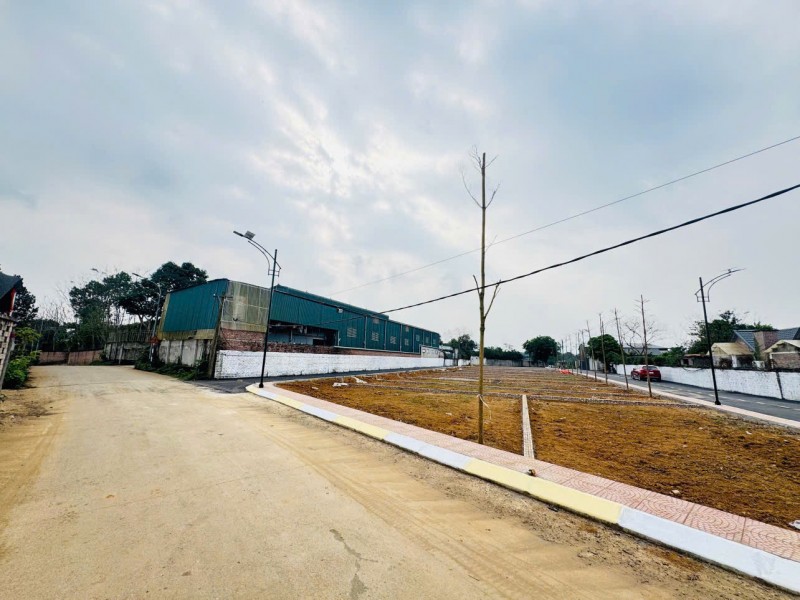 ĐẤT ĐẦU TƯ HÀ NỘI MÀ CHỈ NHÌNH 3 TỶ. SẴN SỔ CÔNG CHỨNG