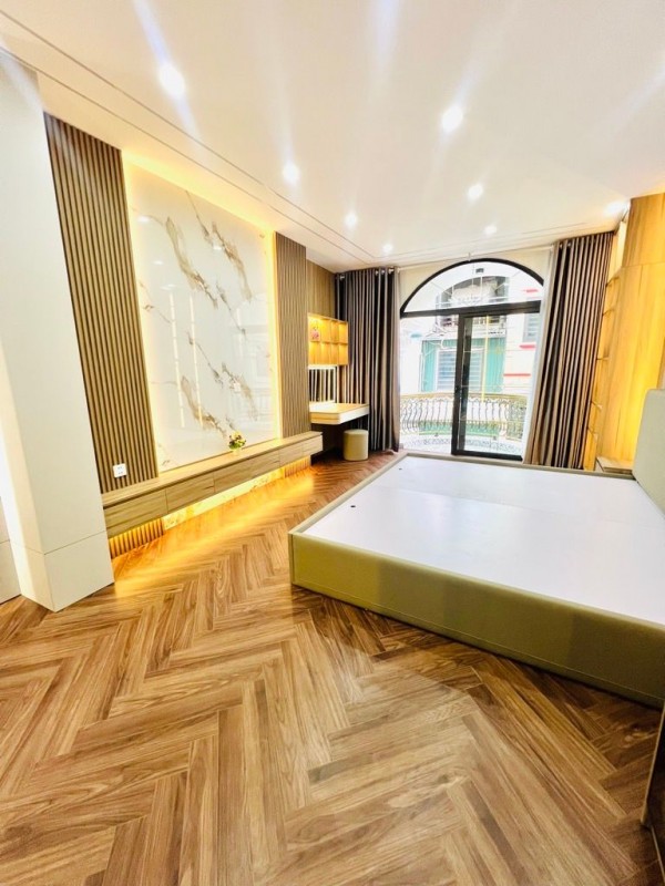 Bán nhà đẹp Ngọc Thụy -10m Ô tô 68m 5 tầng- thang máy- full Nội thất nhỉnh 12 tỷ(TL)