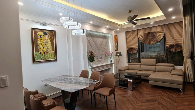 Bán nhà Nguyễn Văn Cừ 75m 6 tầng thang máy ô tô qua hơn 15 tỷ