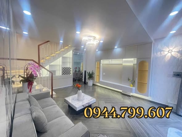 NHÀ XÂY MỚI - 2 TẦNG - MT HẺM THÔNG NHIỀU NHÁNH - KDC ĐÔNG ĐÚC -KDBB - MỞ TIỆM TÓC - NAIL - HÈM MỚI