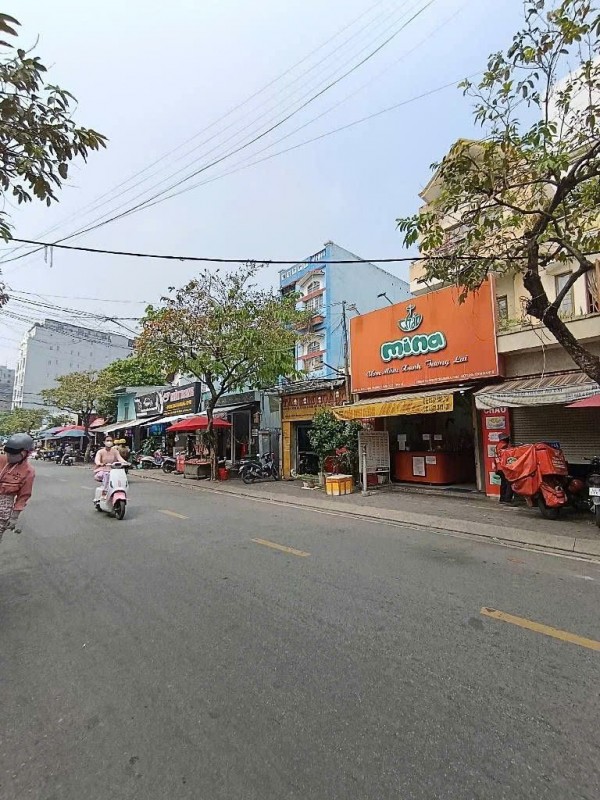 Quận 7, Khách Sạn  Mặt Tiền Đường Lý Phục Man, 6 Tầng, 6x20m. Chỉ Có 23 tỷ, Cần Bán Gấp