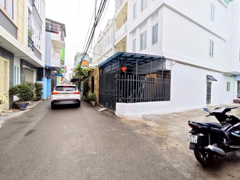 BÁN NHÀ 3,5 TẦNG TRUNG LỰC, HẢI AN  LÔ GÓC 2 MẶT NGÕ  Ô TÔ VÀO CỬA