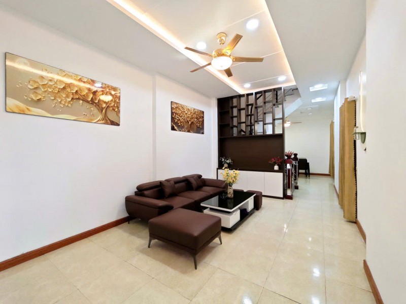 BÁN NHÀ 3,5 TẦNG TRUNG LỰC, HẢI AN  LÔ GÓC 2 MẶT NGÕ  Ô TÔ VÀO CỬA