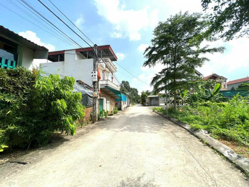 Cơ hội cuối cùng lô đất 100m2 gần Tân Xã, khu vực trung tâm Hòa Lạc. Phù hợp xây trọ, đầu tư sinh