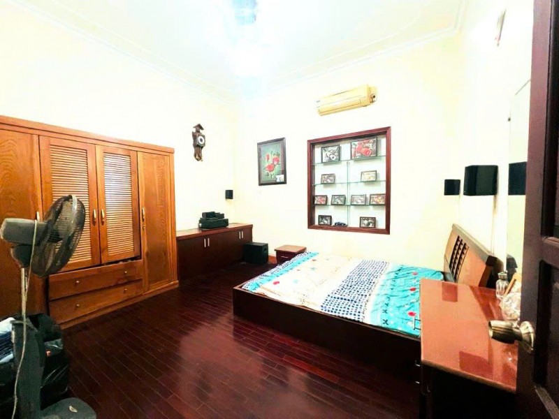 BÁN NHÀ PHÂN LÔ LÊ TRỌNG TẤN – 70M² – Ô TÔ CÁCH 10M – 15.2 TỶ.