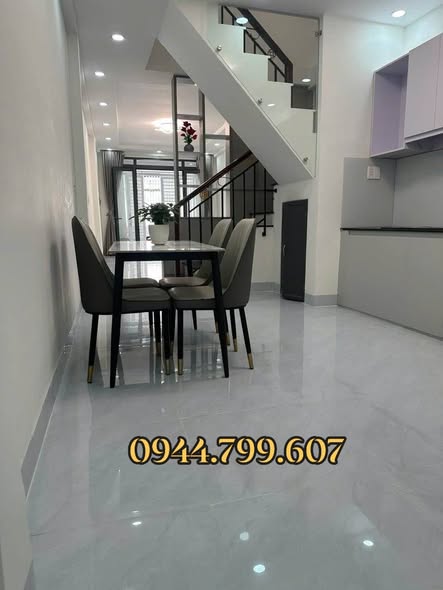 Nhà đẹp mới vào ở ngay, phù hợp gia đình đông người - Huỳnh Tấn Phát