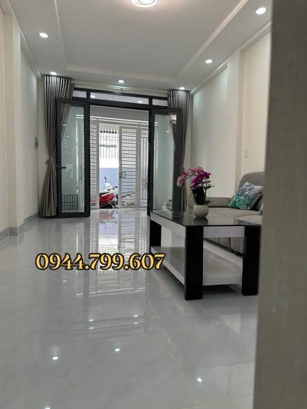 Nhà đẹp mới vào ở ngay, phù hợp gia đình đông người - Huỳnh Tấn Phát