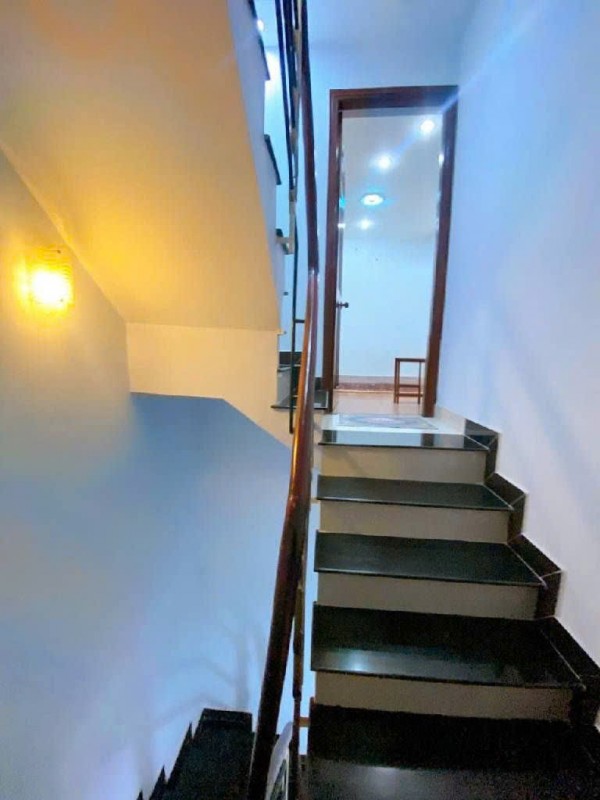 Bán nhà 5 tầng Hoàng Hoa Thám, Bình Thạnh - 37m2, 7.9 tỷ, 4PN, SH