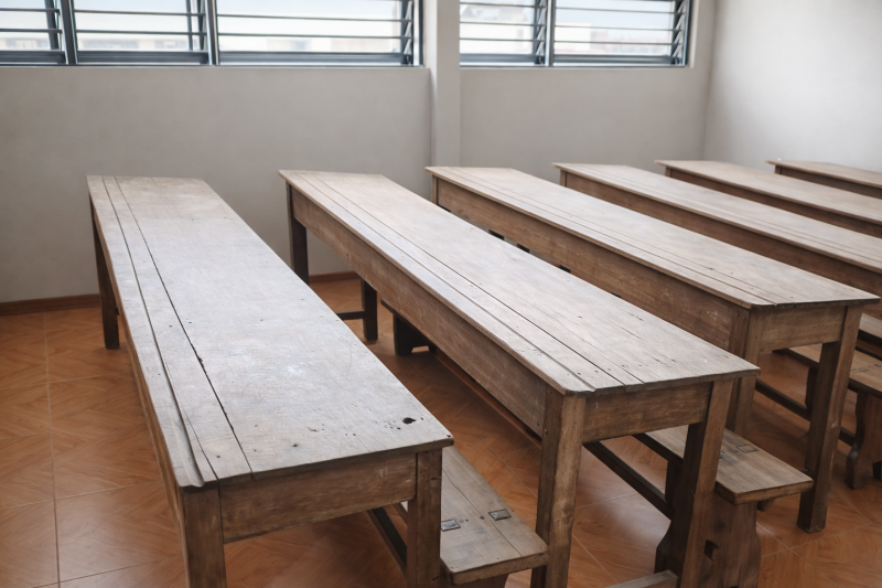 THANH LÝ 6 BỘ BÀN GHẾ HỌC SINH