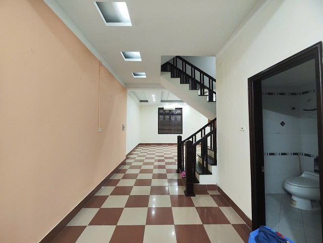 Gia đình cho thuê nhà số 39 ngõ 402 phường Bạch Mai.