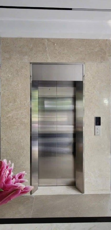 Cho thuê nhà, THANG MÁY, 394m2_ 7T; Linh Lang, Đào Tấn, Phan Kế Bính