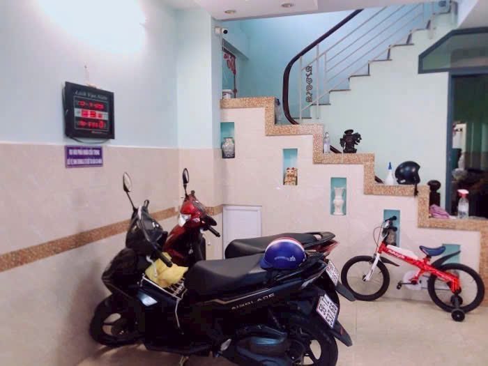 SÁT VINCOM QUẬN 7- 75M2- NHÀ   3TẦNG- T.NHẬP 20TR/TH- 7PN, 8WC