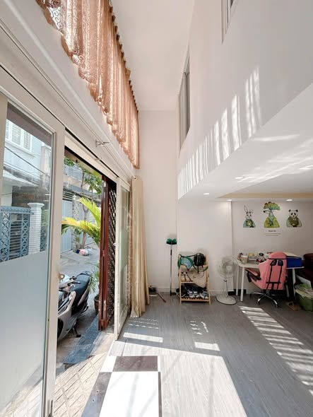 NHĨNH 6TỶ NHÀ HẺM XE HƠI (4 CHỖ )