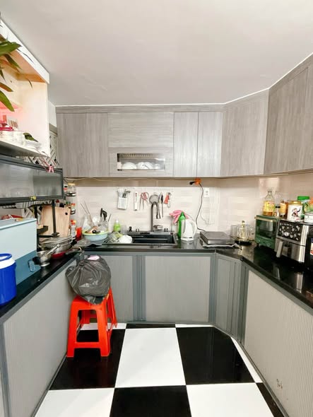 NHĨNH 6TỶ NHÀ HẺM XE HƠI (4 CHỖ )