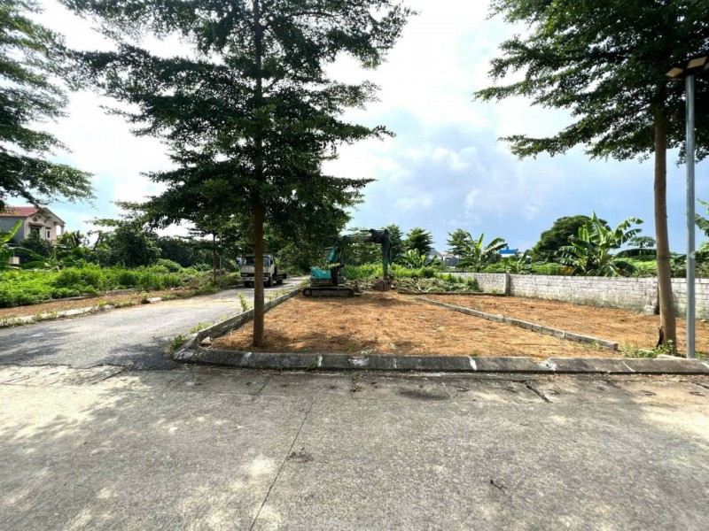 Cảnh báo lô đất 100m2 gần Đại học FPT, khu vực trung tâm Hòa Lạc. Phù hợp xây trọ, đầu tư sinh lời,