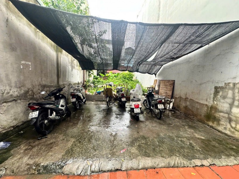 Phân Lô trong đê cạnh chợ Ngọc Thuỵ vị trí vàng TT Long Biên chỉ 13xtr/m2 mặt tiền rộng